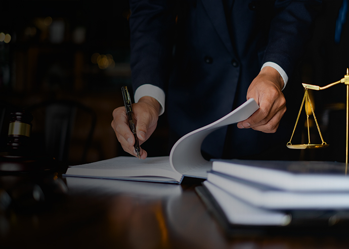 الخدمات القانونية