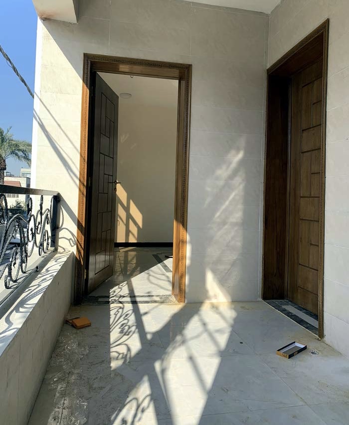 بناية ثلاث طوابق في المنصور